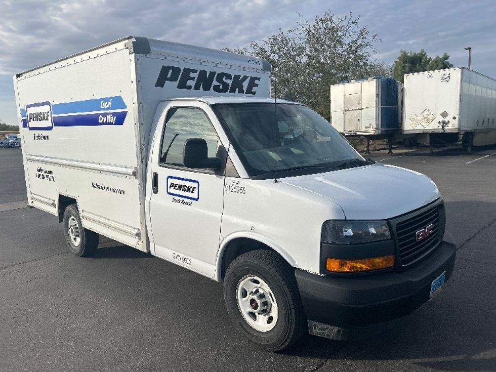 Light Duty Box Truck-Light and Medium Duty Trucks-GMC-2022-Savana G33503-Phoenix-AZ-91,686\n\t\tmiles-$ 29,750 - Image 1