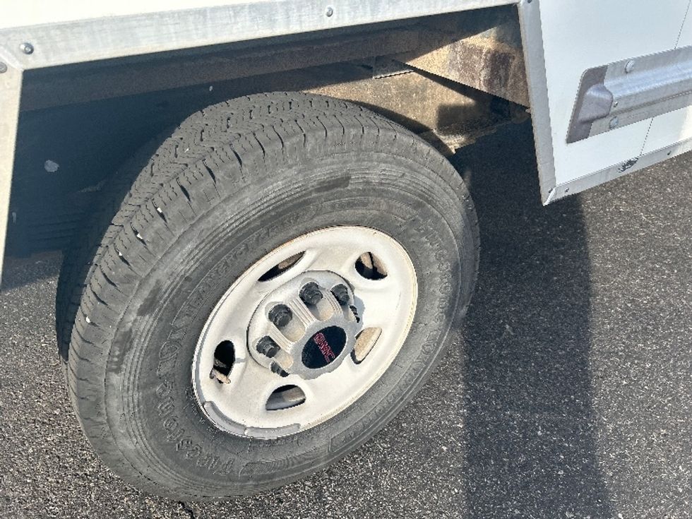 Light Duty Box Truck-Light and Medium Duty Trucks-GMC-2022-Savana G33503-Phoenix-AZ-91,686\n\t\tmiles-$ 29,750 - Image 12