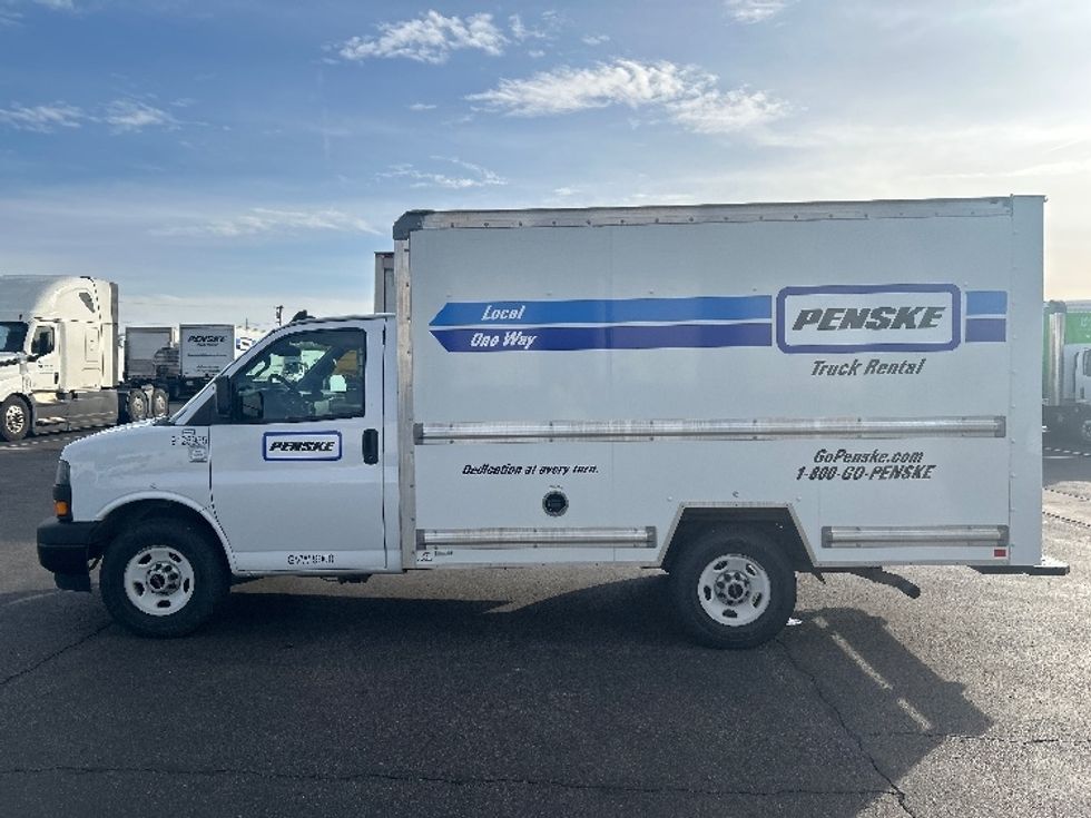 Light Duty Box Truck-Light and Medium Duty Trucks-GMC-2022-Savana G33503-Phoenix-AZ-91,686\n\t\tmiles-$ 29,750 - Image 4