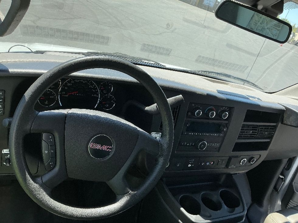 Light Duty Box Truck-Light and Medium Duty Trucks-GMC-2022-Savana G33503-Sacramento-CA-105,686\n\t\tmiles-$ 31,750 - Image 17