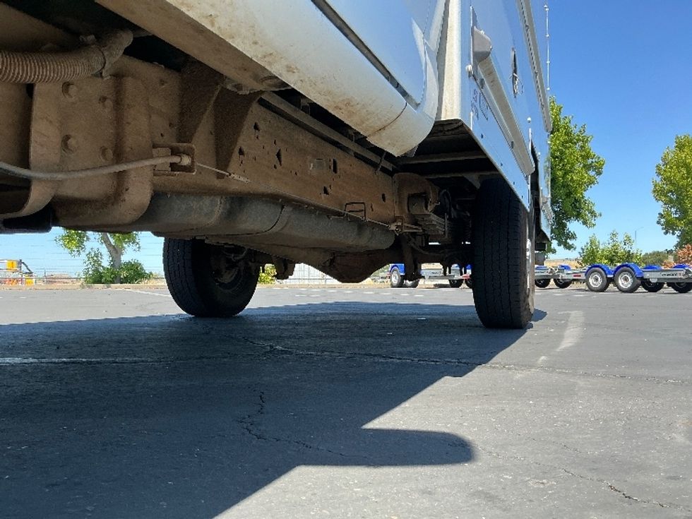 Light Duty Box Truck-Light and Medium Duty Trucks-GMC-2022-Savana G33503-Sacramento-CA-105,686\n\t\tmiles-$ 31,750 - Image 5