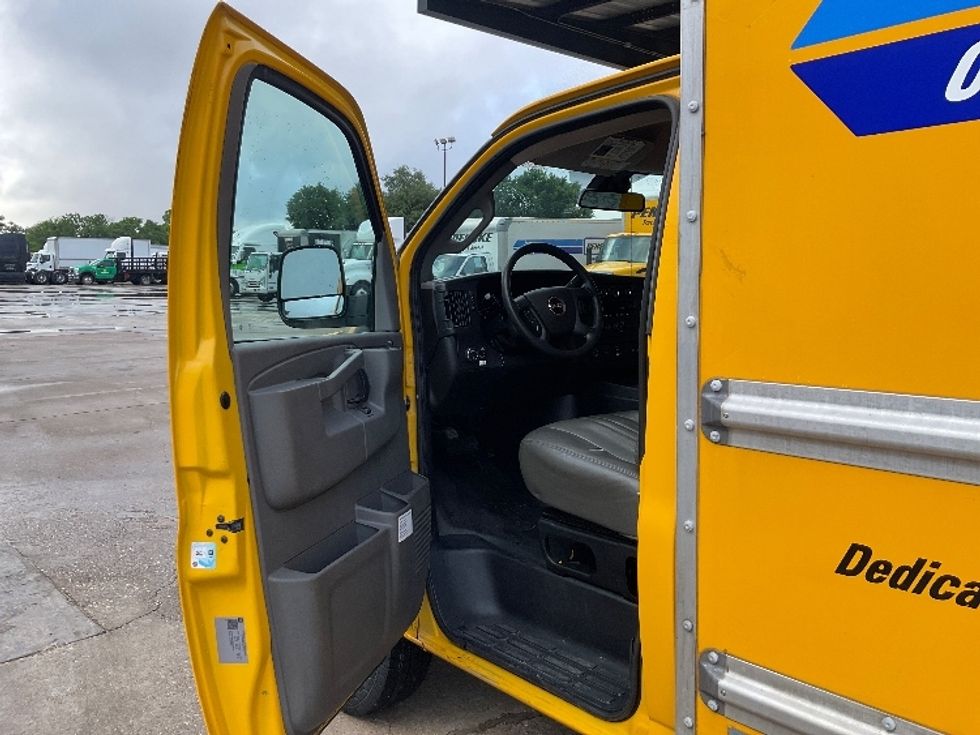 Light Duty Box Truck-Light and Medium Duty Trucks-GMC-2022-Savana G33503-San Antonio-TX-120,889\n\t\tmiles-$ 24,250 - Image 13