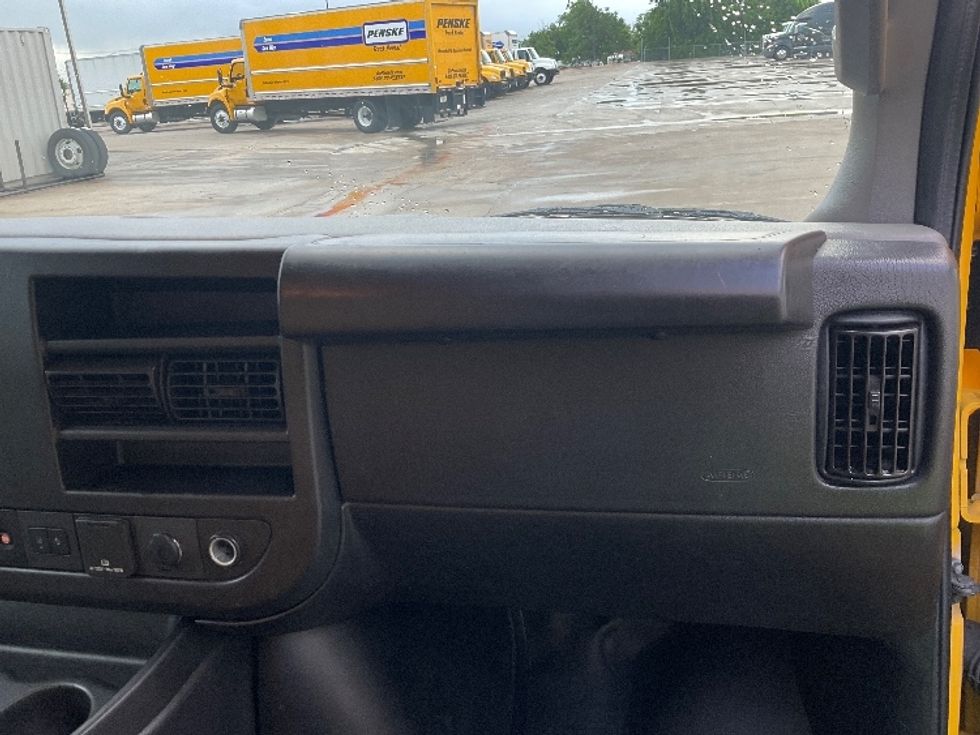 Light Duty Box Truck-Light and Medium Duty Trucks-GMC-2022-Savana G33503-San Antonio-TX-120,889\n\t\tmiles-$ 24,250 - Image 18