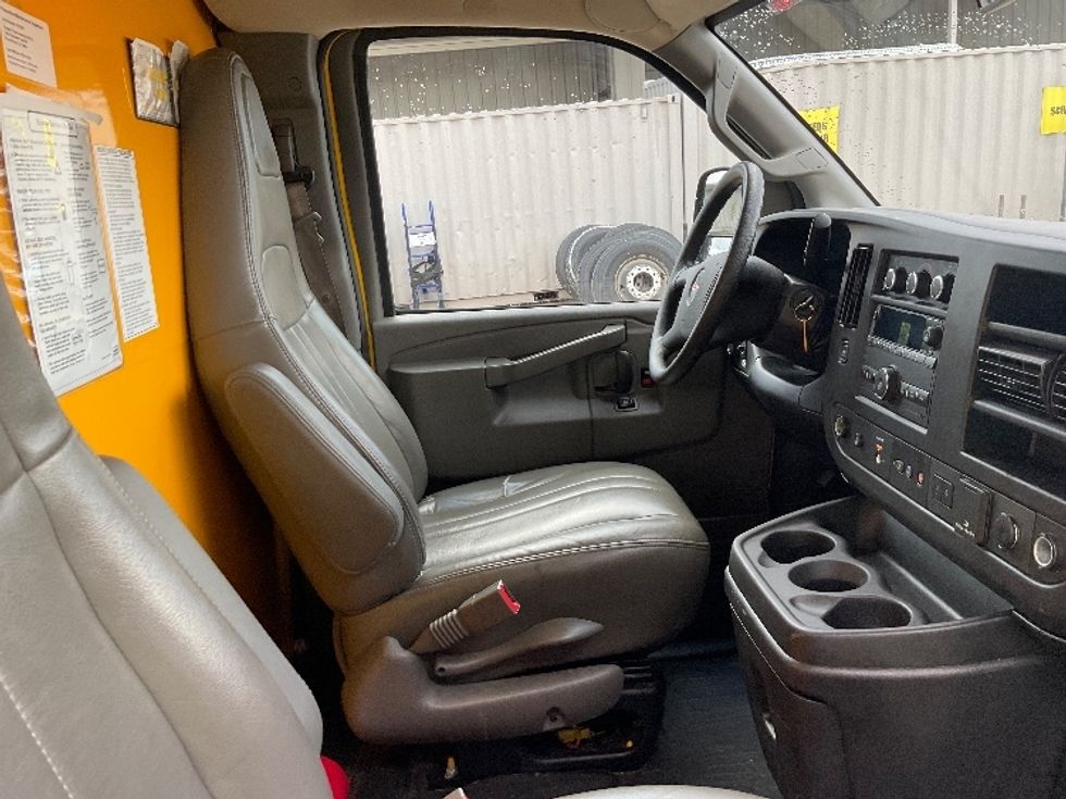 Light Duty Box Truck-Light and Medium Duty Trucks-GMC-2022-Savana G33503-San Antonio-TX-120,889\n\t\tmiles-$ 24,250 - Image 19