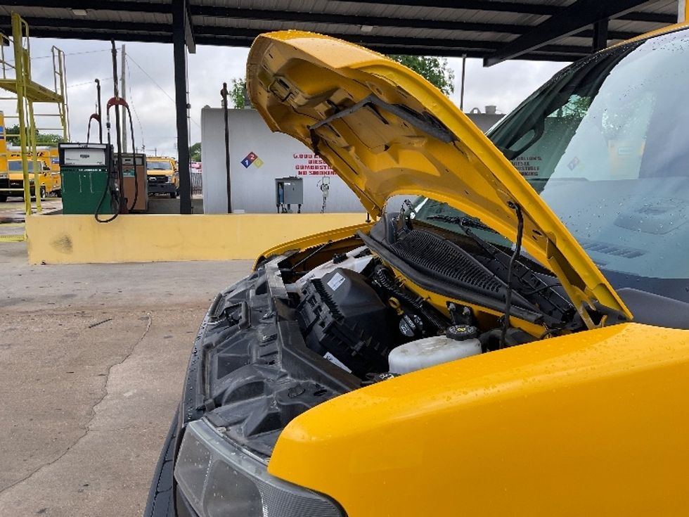 Light Duty Box Truck-Light and Medium Duty Trucks-GMC-2022-Savana G33503-San Antonio-TX-120,889\n\t\tmiles-$ 24,250 - Image 21