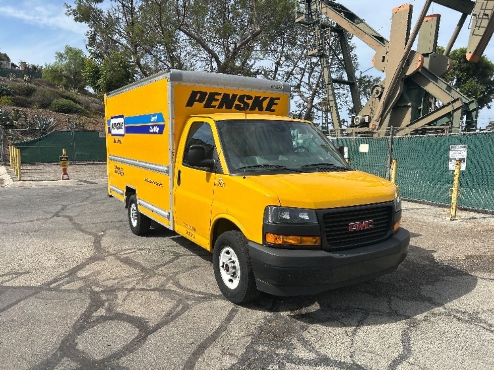 Light Duty Box Truck-Light and Medium Duty Trucks-GMC-2022-Savana G33503-Torrance-CA-133,198\n\t\tmiles-$ 22,250 - Image 1