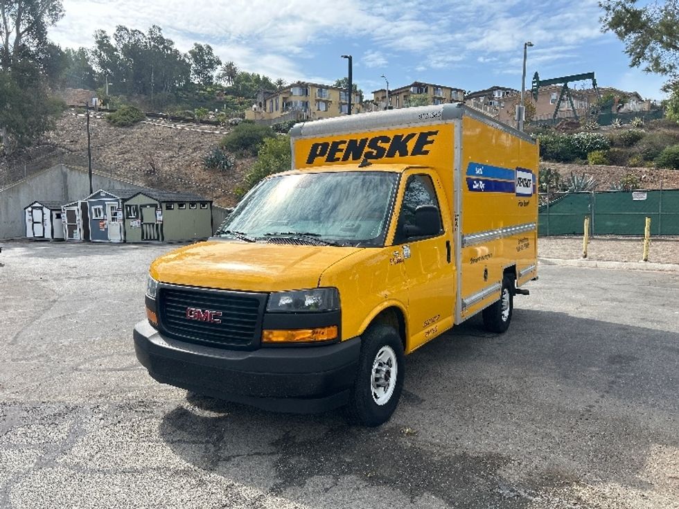 Light Duty Box Truck-Light and Medium Duty Trucks-GMC-2022-Savana G33503-Torrance-CA-133,198\n\t\tmiles-$ 22,250 - Image 3