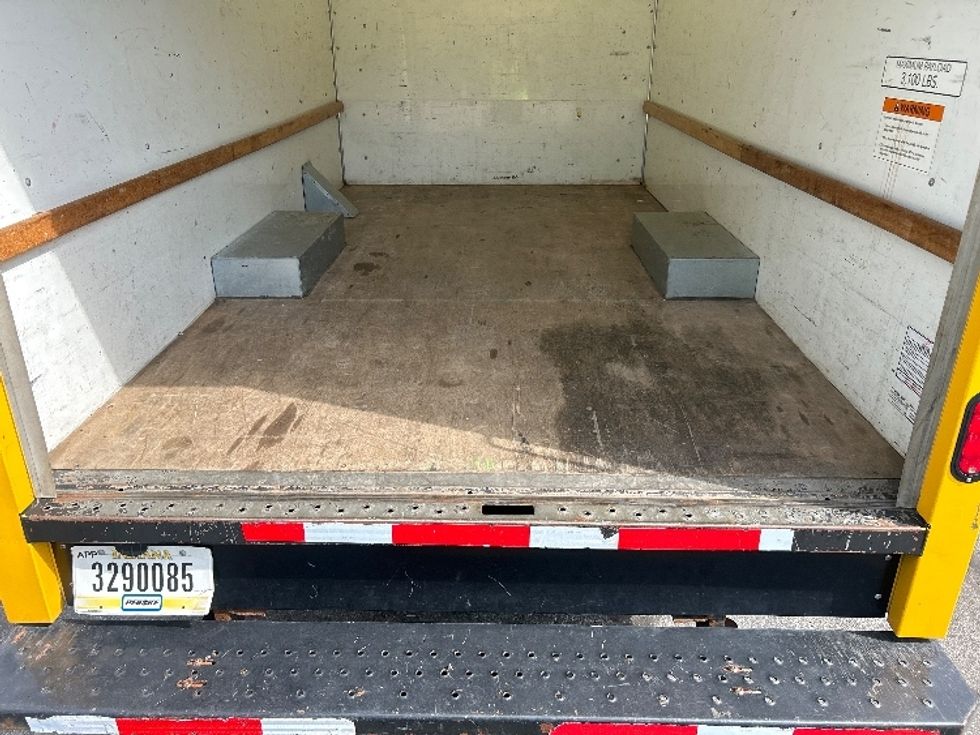 Light Duty Box Truck-Light and Medium Duty Trucks-GMC-2022-Savana G33503-Torrance-CA-133,198\n\t\tmiles-$ 22,250 - Image 9