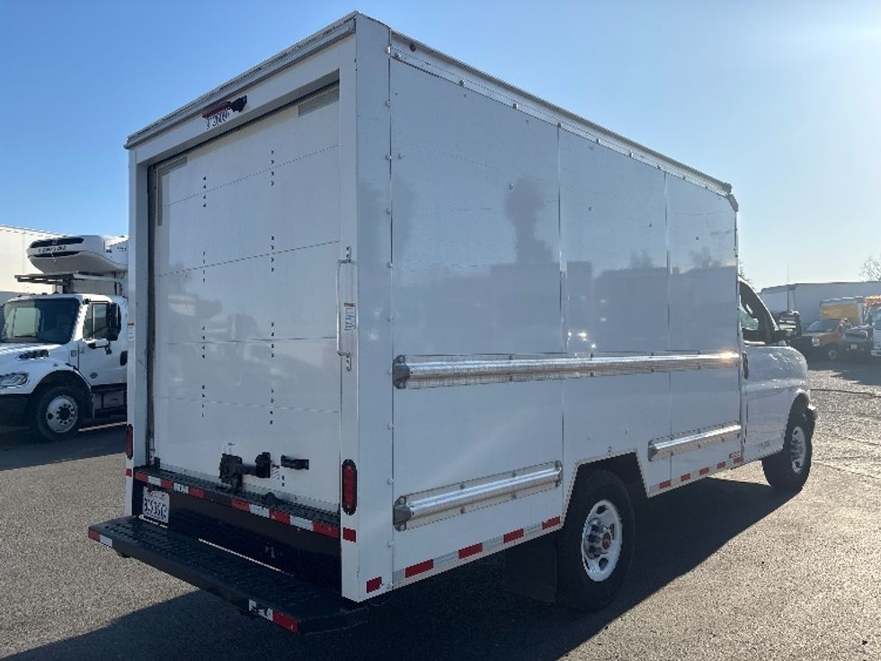 Light Duty Box Truck-Light and Medium Duty Trucks-GMC-2022-Savana G33503-West Sacramento-CA-95,079\n\t\tmiles-$ 33,250 - Image 12