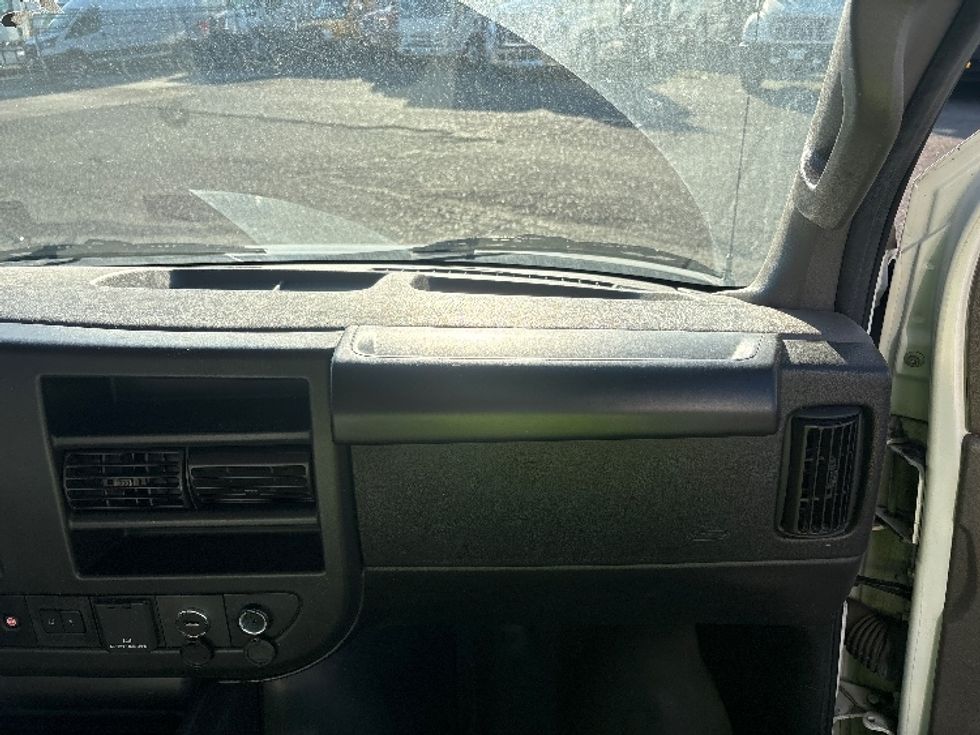 Light Duty Box Truck-Light and Medium Duty Trucks-GMC-2022-Savana G33503-West Sacramento-CA-95,079\n\t\tmiles-$ 33,250 - Image 20