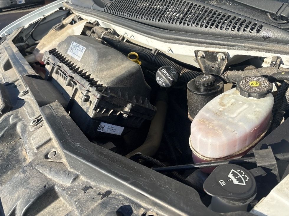 Light Duty Box Truck-Light and Medium Duty Trucks-GMC-2022-Savana G33503-West Sacramento-CA-95,079\n\t\tmiles-$ 33,250 - Image 23