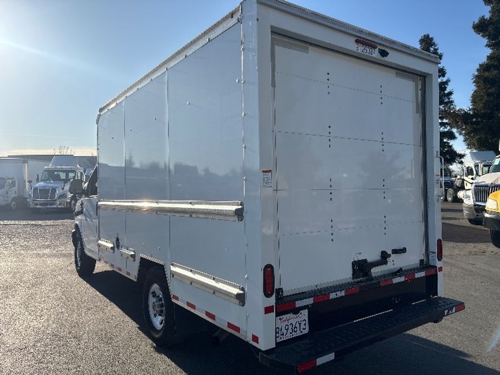 Light Duty Box Truck-Light and Medium Duty Trucks-GMC-2022-Savana G33503-West Sacramento-CA-95,079\n\t\tmiles-$ 33,250 - Image 6