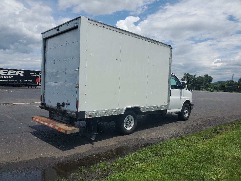 Light Duty Box Truck-Light and Medium Duty Trucks-GMC-2022-Savana G33503-White Deer-PA-141,203\n\t\tmiles-$ 23,750 - Image 12
