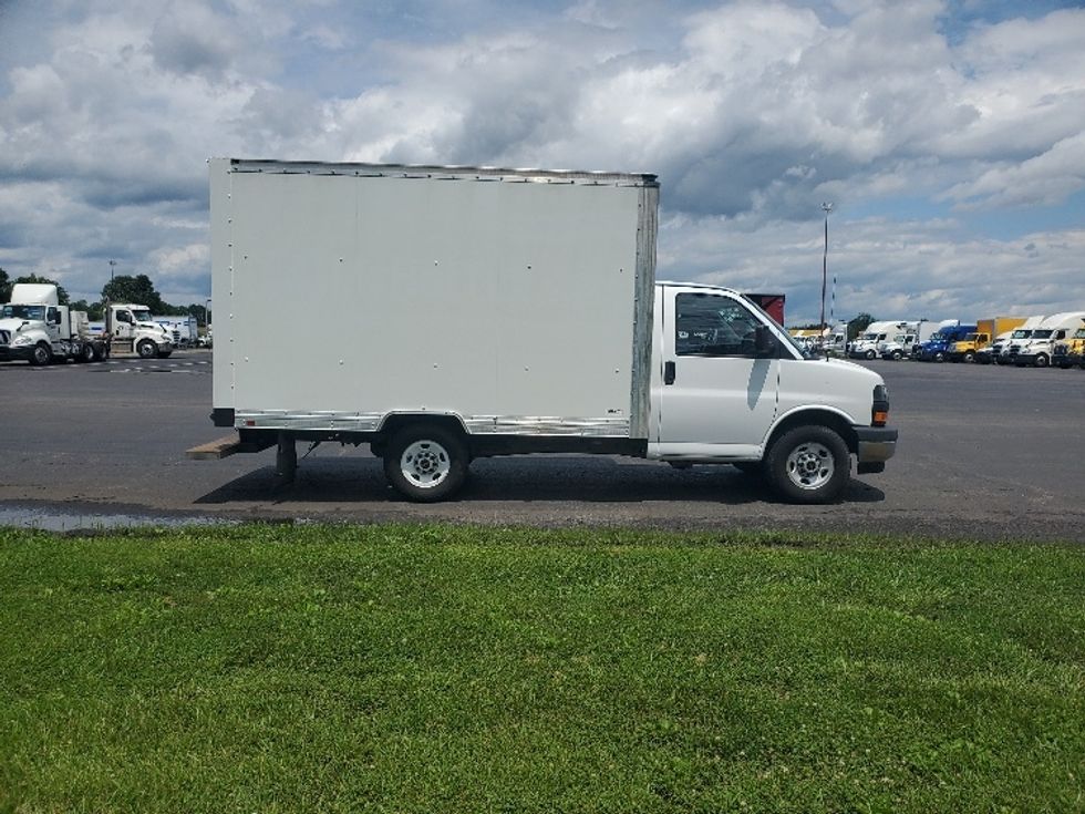 Light Duty Box Truck-Light and Medium Duty Trucks-GMC-2022-Savana G33503-White Deer-PA-141,203\n\t\tmiles-$ 23,750 - Image 14