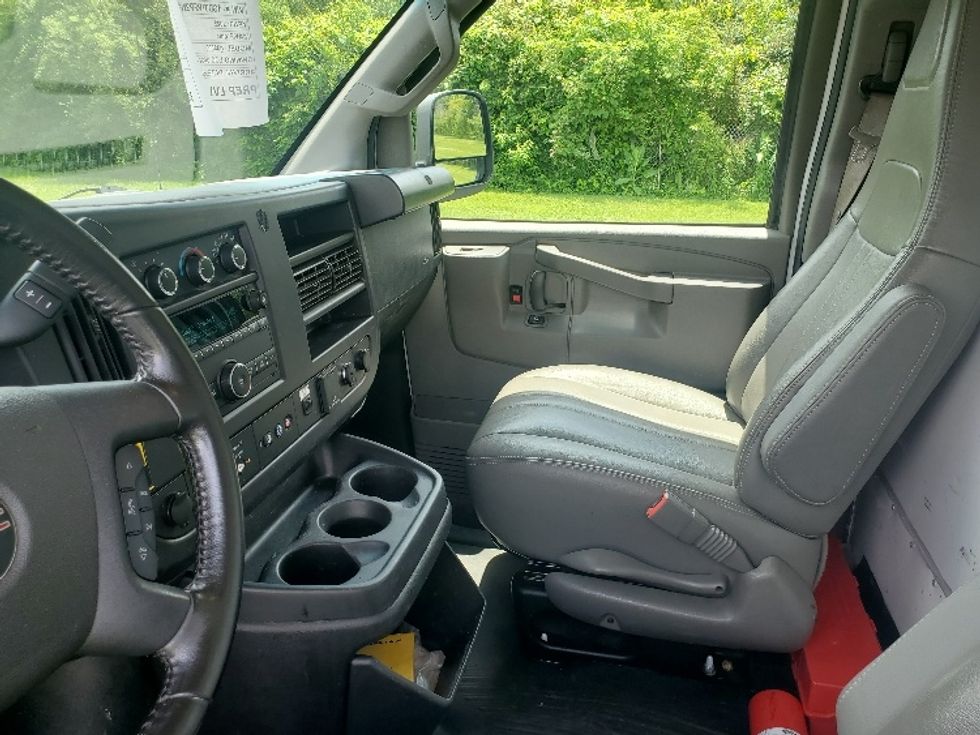 Light Duty Box Truck-Light and Medium Duty Trucks-GMC-2022-Savana G33503-White Deer-PA-141,203\n\t\tmiles-$ 23,750 - Image 18