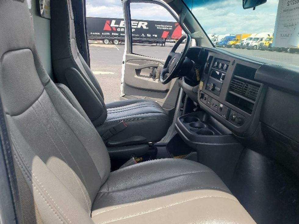 Light Duty Box Truck-Light and Medium Duty Trucks-GMC-2022-Savana G33503-White Deer-PA-141,203\n\t\tmiles-$ 23,750 - Image 21
