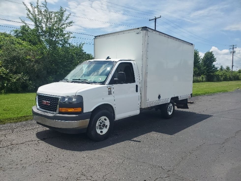 Light Duty Box Truck-Light and Medium Duty Trucks-GMC-2022-Savana G33503-White Deer-PA-141,203\n\t\tmiles-$ 23,750 - Image 3