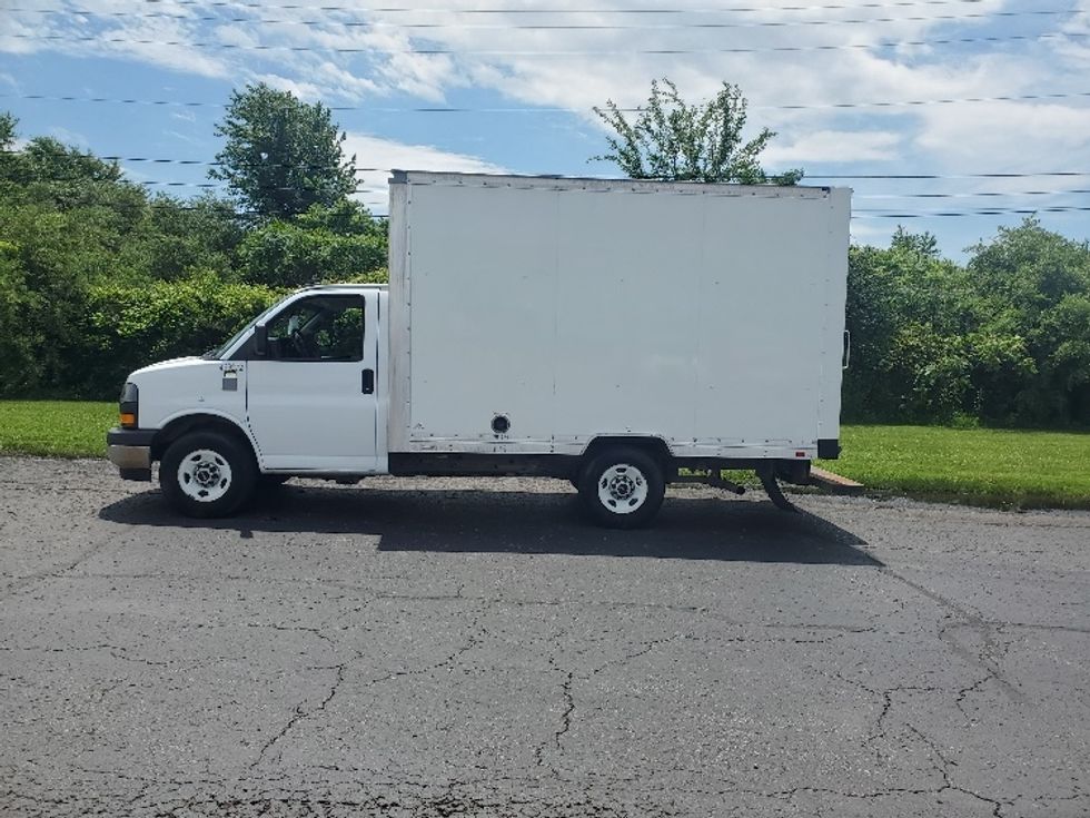 Light Duty Box Truck-Light and Medium Duty Trucks-GMC-2022-Savana G33503-White Deer-PA-141,203\n\t\tmiles-$ 23,750 - Image 4