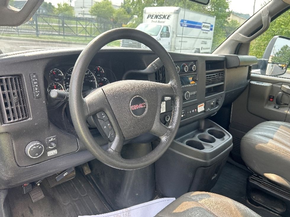 Light Duty Box Truck-Light and Medium Duty Trucks-GMC-2022-Savana G33903-Akron-OH-56,665\n\t\tmiles-$ 39,000 - Image 15