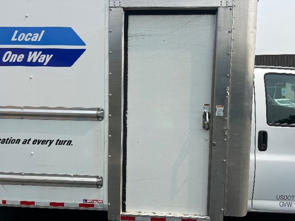 Light Duty Box Truck-Light and Medium Duty Trucks-GMC-2022-Savana G33903-Akron-OH-56,665\n\t\tmiles-$ 39,000 - Image 23