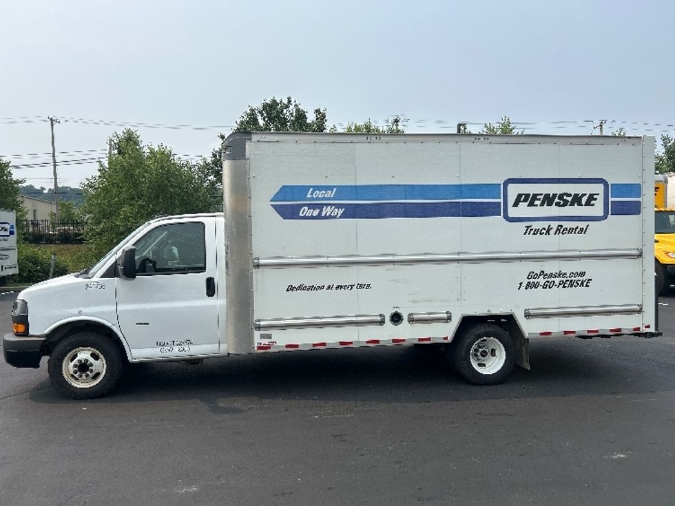 Light Duty Box Truck-Light and Medium Duty Trucks-GMC-2022-Savana G33903-Akron-OH-56,665\n\t\tmiles-$ 39,000 - Image 4