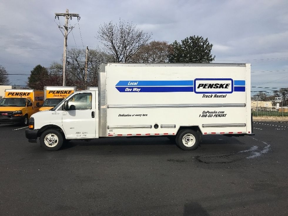 Light Duty Box Truck-Light and Medium Duty Trucks-GMC-2022-Savana G33903-Albany-NY-36,438\n\t\tmiles-$ 40,500 - Image 4