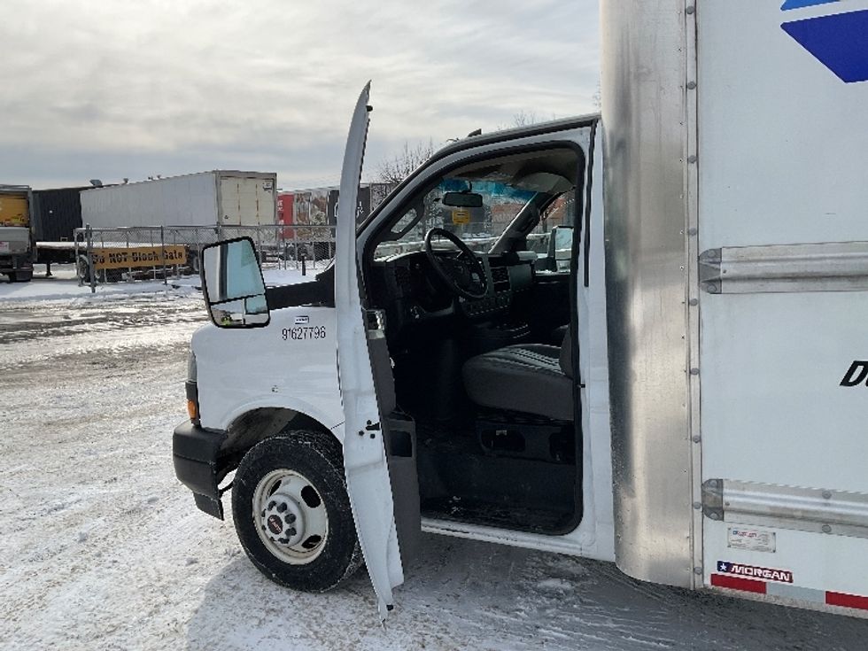 Light Duty Box Truck-Light and Medium Duty Trucks-GMC-2022-Savana G33903-Albany-NY-65,110\n\t\tmiles-$ 42,000 - Image 16