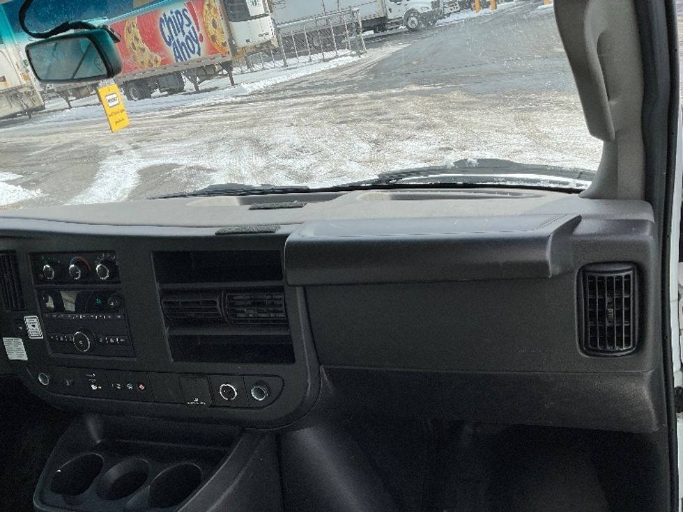 Light Duty Box Truck-Light and Medium Duty Trucks-GMC-2022-Savana G33903-Albany-NY-65,110\n\t\tmiles-$ 42,000 - Image 21