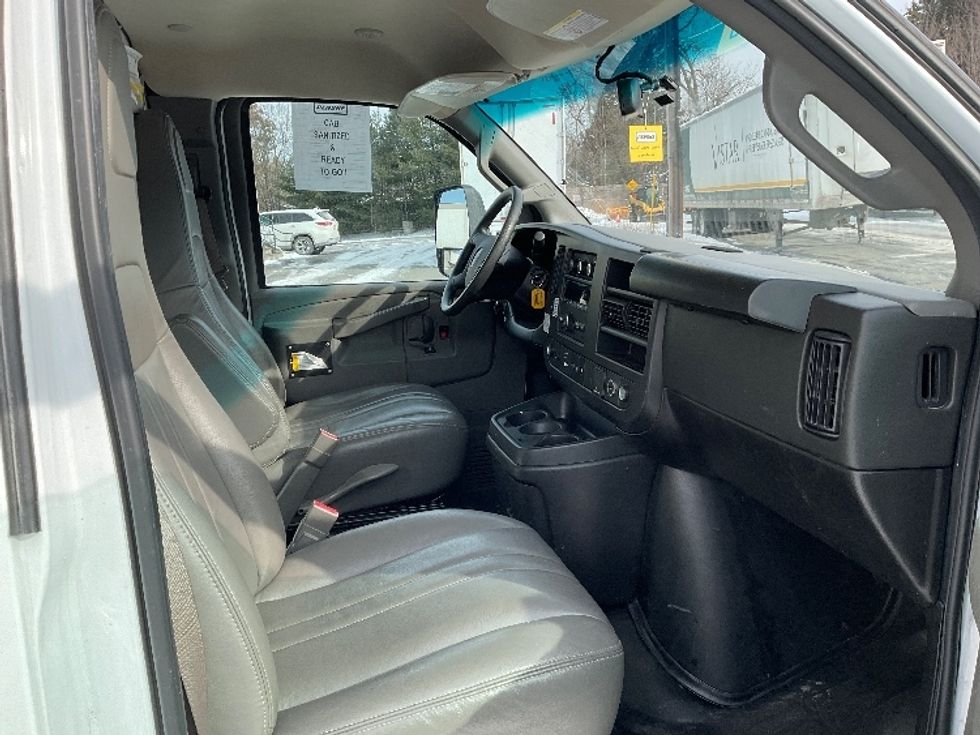 Light Duty Box Truck-Light and Medium Duty Trucks-GMC-2022-Savana G33903-Albany-NY-65,110\n\t\tmiles-$ 42,000 - Image 22