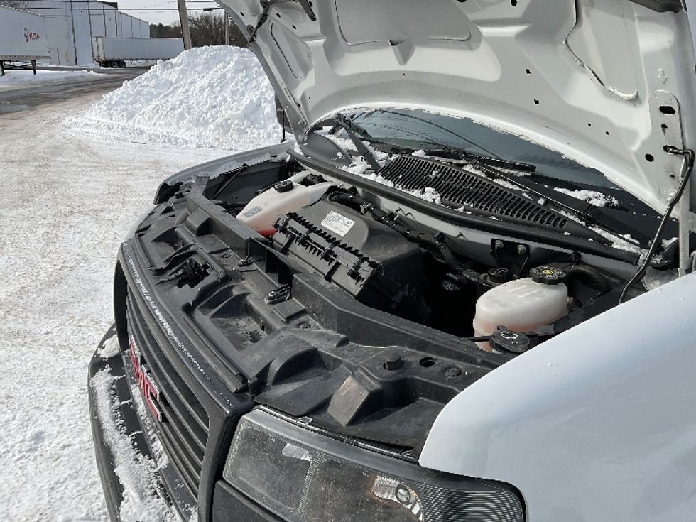 Light Duty Box Truck-Light and Medium Duty Trucks-GMC-2022-Savana G33903-Albany-NY-65,110\n\t\tmiles-$ 42,000 - Image 24