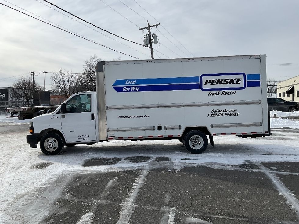 Light Duty Box Truck-Light and Medium Duty Trucks-GMC-2022-Savana G33903-Albany-NY-65,110\n\t\tmiles-$ 42,000 - Image 4