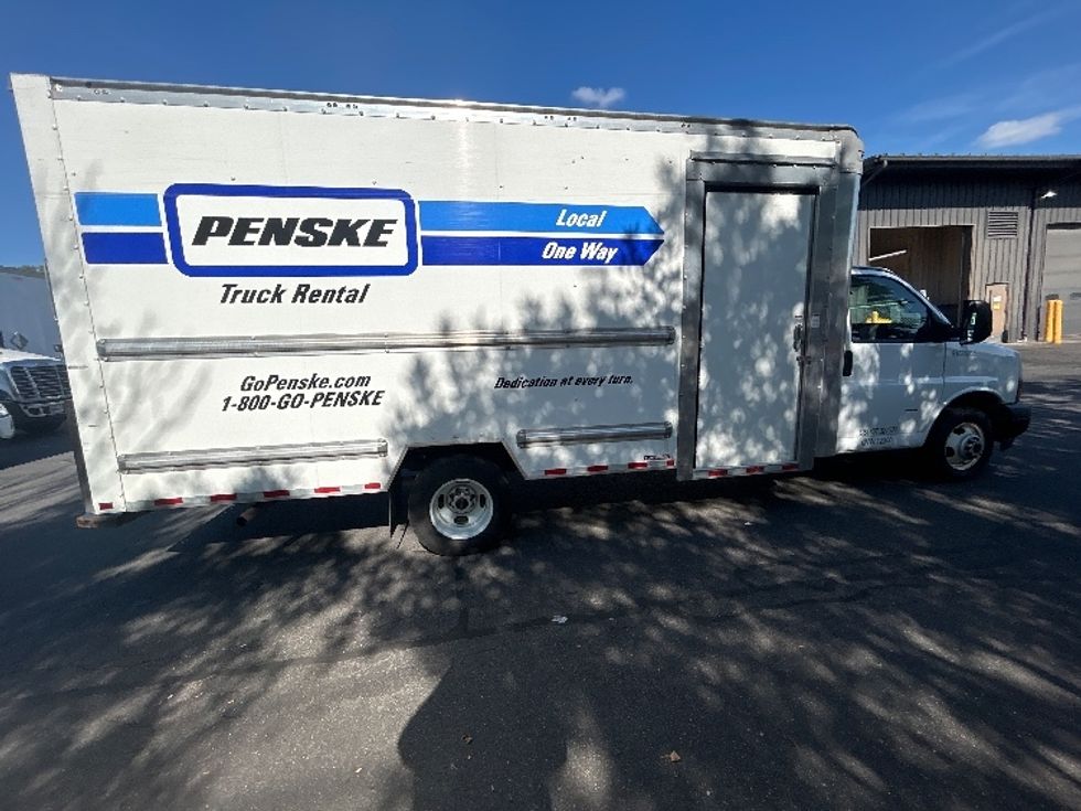 Light Duty Box Truck-Light and Medium Duty Trucks-GMC-2022-Savana G33903-Albany-NY-82,148\n\t\tmiles-$ 34,750 - Image 13