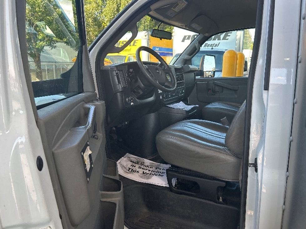 Light Duty Box Truck-Light and Medium Duty Trucks-GMC-2022-Savana G33903-Albany-NY-82,148\n\t\tmiles-$ 34,750 - Image 14