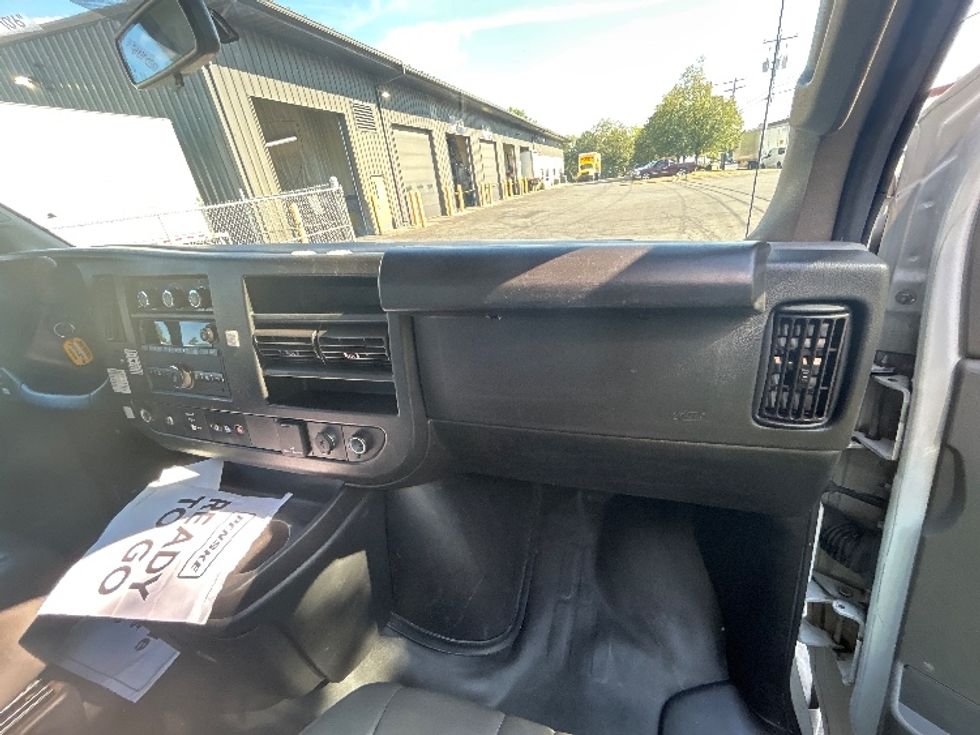 Light Duty Box Truck-Light and Medium Duty Trucks-GMC-2022-Savana G33903-Albany-NY-82,148\n\t\tmiles-$ 34,750 - Image 19