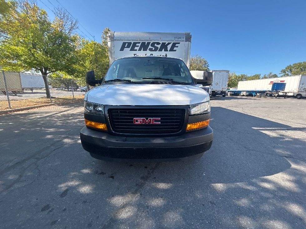 Light Duty Box Truck-Light and Medium Duty Trucks-GMC-2022-Savana G33903-Albany-NY-82,148\n\t\tmiles-$ 34,750 - Image 2