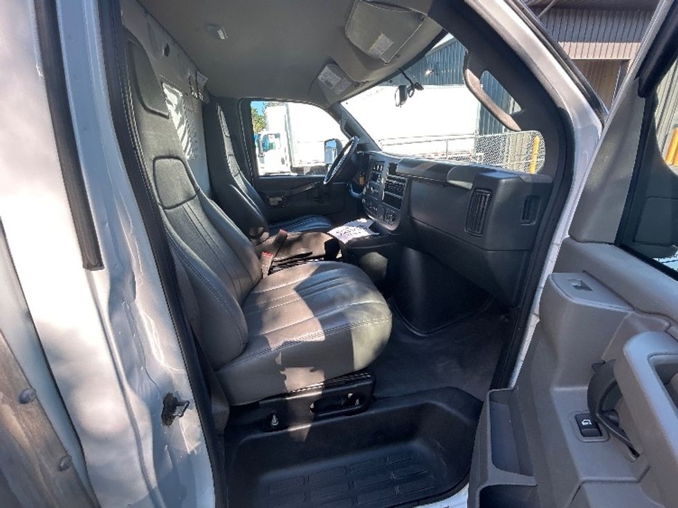 Light Duty Box Truck-Light and Medium Duty Trucks-GMC-2022-Savana G33903-Albany-NY-82,148\n\t\tmiles-$ 34,750 - Image 20