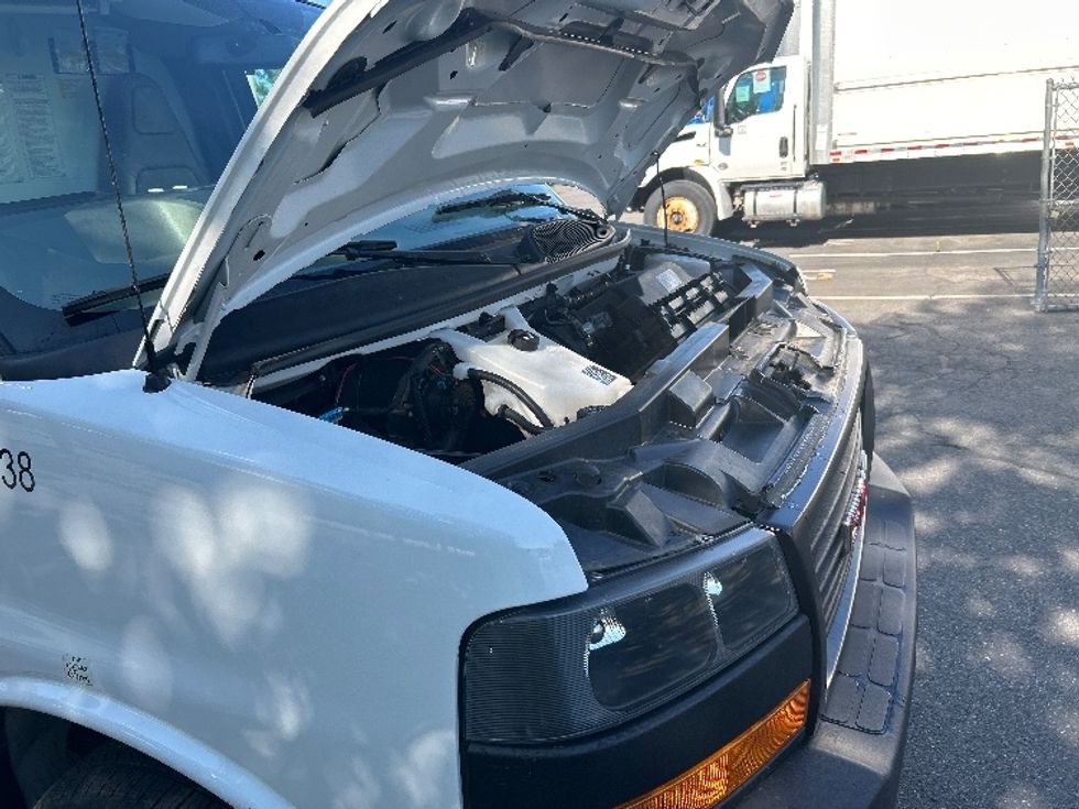 Light Duty Box Truck-Light and Medium Duty Trucks-GMC-2022-Savana G33903-Albany-NY-82,148\n\t\tmiles-$ 34,750 - Image 21