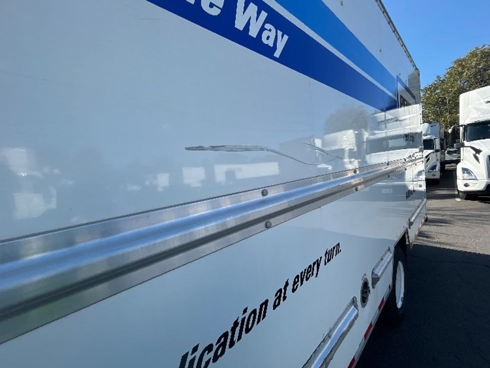 Light Duty Box Truck-Light and Medium Duty Trucks-GMC-2022-Savana G33903-Albany-NY-82,148\n\t\tmiles-$ 34,750 - Image 27