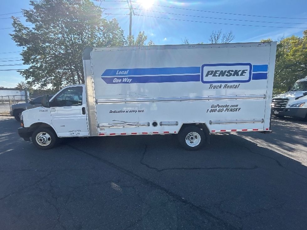 Light Duty Box Truck-Light and Medium Duty Trucks-GMC-2022-Savana G33903-Albany-NY-82,148\n\t\tmiles-$ 34,750 - Image 4