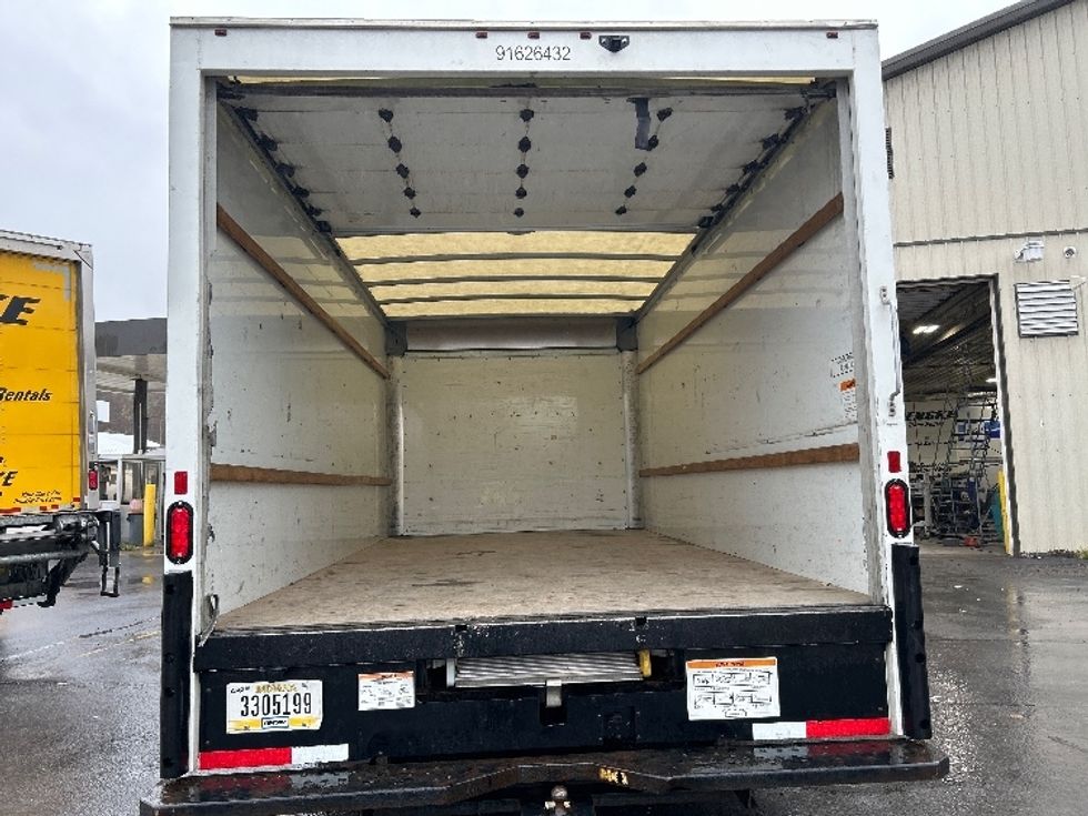 Light Duty Box Truck-Light and Medium Duty Trucks-GMC-2022-Savana G33903-Albuquerque-NM-107,931\n\t\tmiles-$ 32,500 - Image 10