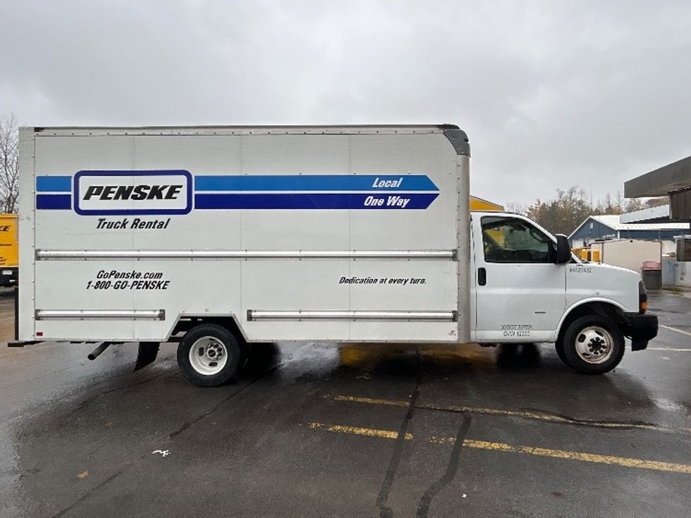 Light Duty Box Truck-Light and Medium Duty Trucks-GMC-2022-Savana G33903-Albuquerque-NM-107,931\n\t\tmiles-$ 32,500 - Image 16