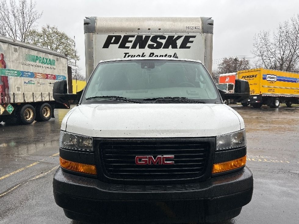 Light Duty Box Truck-Light and Medium Duty Trucks-GMC-2022-Savana G33903-Albuquerque-NM-107,931\n\t\tmiles-$ 32,500 - Image 2