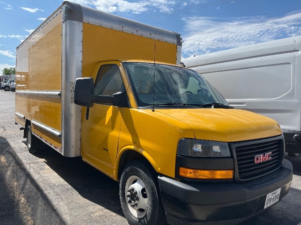 Light Duty Box Truck-Light and Medium Duty Trucks-GMC-2022-Savana G33903-Albuquerque-NM-110,764\n\t\tmiles-$ 12,000 - Image 1