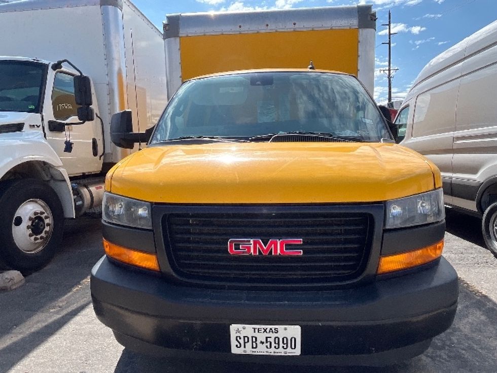 Light Duty Box Truck-Light and Medium Duty Trucks-GMC-2022-Savana G33903-Albuquerque-NM-110,764\n\t\tmiles-$ 12,000 - Image 2