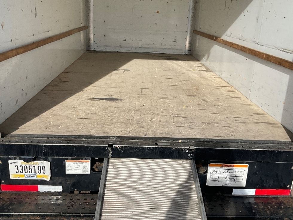 Light Duty Box Truck-Light and Medium Duty Trucks-GMC-2022-Savana G33903-Albuquerque-NM-110,764\n\t\tmiles-$ 12,000 - Image 9