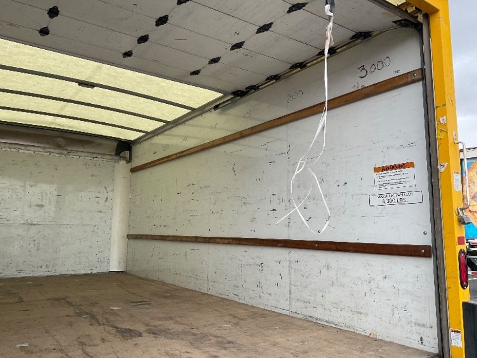 Light Duty Box Truck-Light and Medium Duty Trucks-GMC-2022-Savana G33903-Albuquerque-NM-92,632\n\t\tmiles-$ 30,750 - Image 10