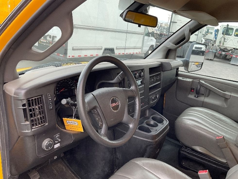 Light Duty Box Truck-Light and Medium Duty Trucks-GMC-2022-Savana G33903-Albuquerque-NM-92,632\n\t\tmiles-$ 30,750 - Image 14