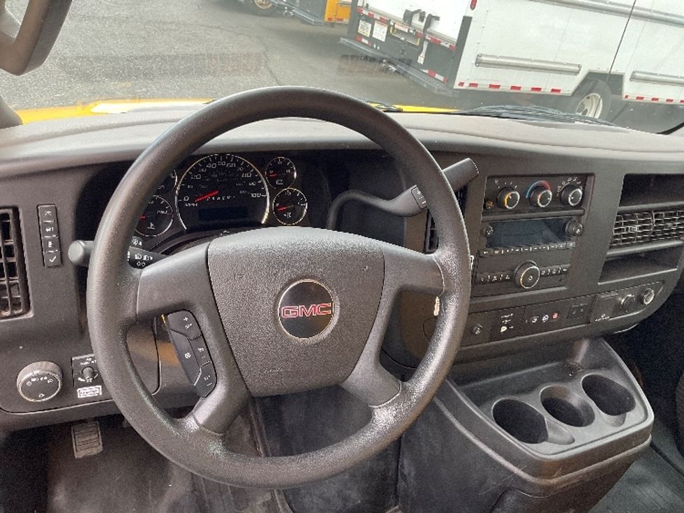 Light Duty Box Truck-Light and Medium Duty Trucks-GMC-2022-Savana G33903-Albuquerque-NM-92,632\n\t\tmiles-$ 30,750 - Image 15