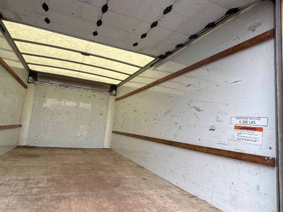 Light Duty Box Truck-Light and Medium Duty Trucks-GMC-2022-Savana G33903-Alexandria-VA-104,914\n\t\tmiles-$ 26,750 - Image 12