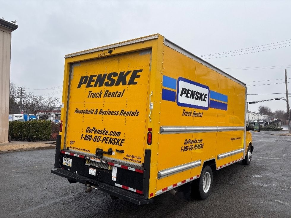 Light Duty Box Truck-Light and Medium Duty Trucks-GMC-2022-Savana G33903-Alexandria-VA-104,914\n\t\tmiles-$ 26,750 - Image 13